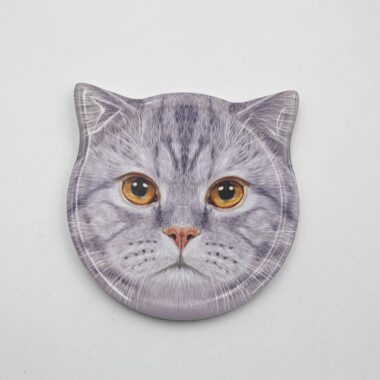 Σουβέρ σε σχήμα κεφαλιού γάτας, διαφορετικές γάτες και ράτσες όπως ταρταρούγα, πορτοκαλί και περσική, διακοσμητικά σουβέρ για τραπέζι Cat head shaped coasters, various cat designs and breeds, decorative table coasters for cat lovers
