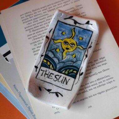 Χειροποίητα κεραμικά πιατάκια ταρώ, μίνι δίσκοι για κοσμήματα, καλλιτεχνικό και μυστικιστικό σχέδιο, μοναδικά κεραμικά αντικείμενα Handmade ceramic tarot dishes, small jewelry trays with mystical design, artistic and unique pottery pieces