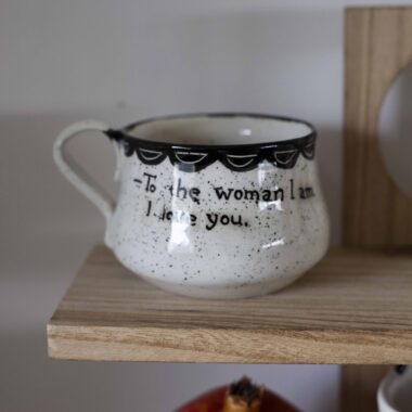 handmade ceramic mug for the day of woman dedicated to the woman you are. χειροποίητη κεραμική κούπα φτιαγμένη για τη μέρα της γυναίκας.