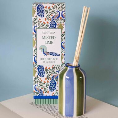 Paddywax Adopo reed diffuser with misted lime fragrance in illustrated ceramic diffuser bottle. Αρωματικό diffuser Paddywax σειρά Adopo με άρωμα misted lime σε κεραμικό μπουκάλι με εικονογράφηση.