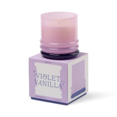 Paddywax violet vanilla scented candle in glass jar, floral vanilla home fragrance candle. Αρωματικό κερί Paddywax με άρωμα violet vanilla σε γυάλινο δοχείο, floral κερί χώρου με νότες βανίλιας.