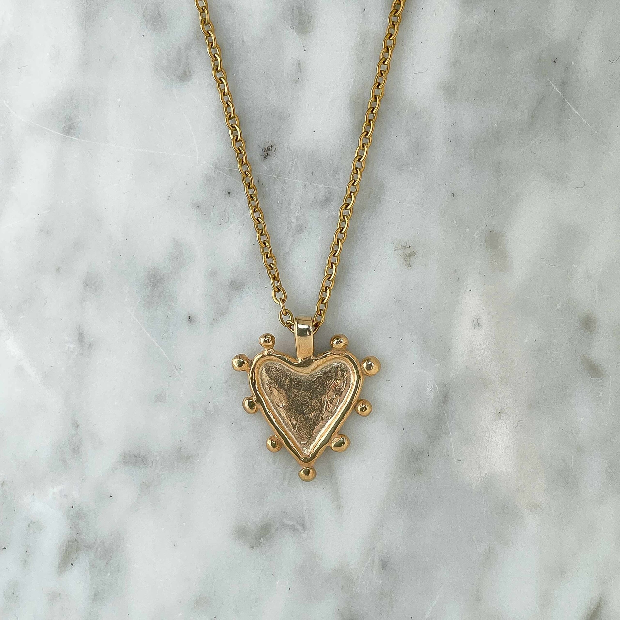 necklace with a sacred heart, vintage style heart, χειροποιητο κολιε με καρδια σε βιζαντινο στυλ , ορειχαλκοσ επιχρυσωμενος , ατσαλι