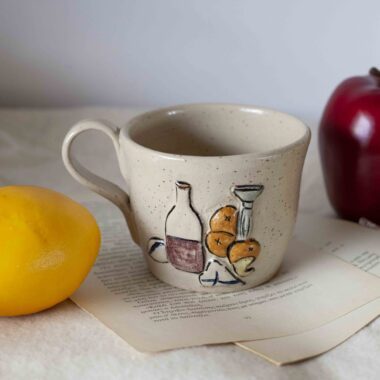 still life mug, art mug, sculptural mug, 3d ceramic, handmade mug, ceramic art, pottery mug, unique mug, artist mug, wine bottle art, fine art mug, gift artist, κεραμικη κουπα, καλλιτεχνικο, χειροποιητο