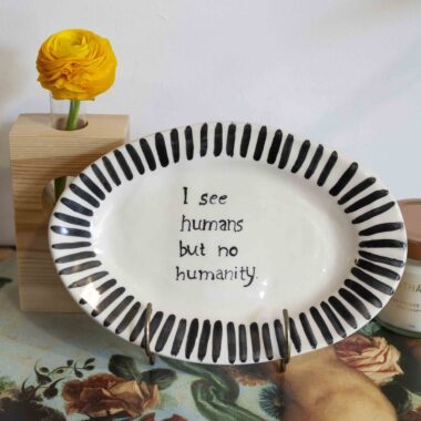 oval plate, ceramic plate, message plate, quote plate, handmade plate, pottery plate, serving plate, decorative plate, unique plate, home decor, gift idea, modern ceramic, κεραμικο πιατο, διακοσμητικο, χειροποιητο