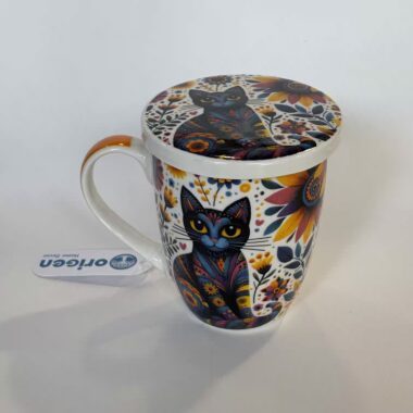beautiful porcelain mug with lid and strainer πορσελάνη κούπα γατούλα με καπάκι και σουρωτήρι σε λευκό φόντο