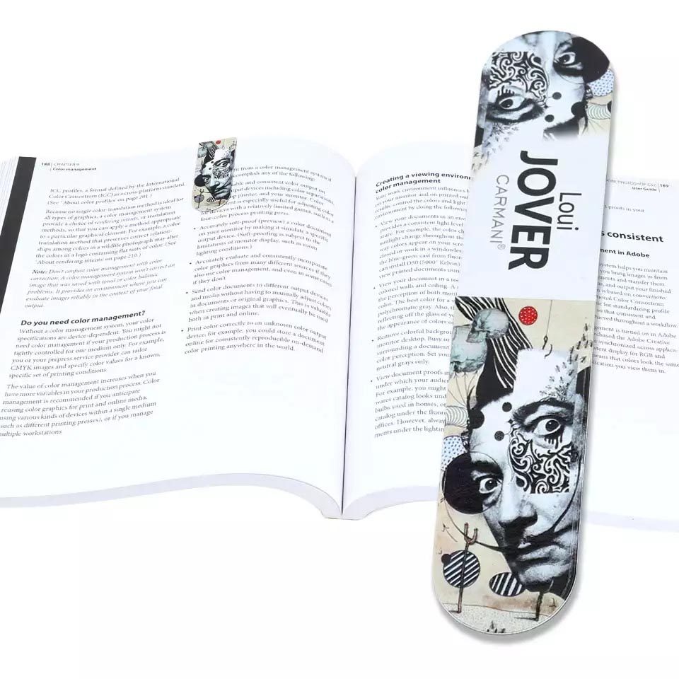 Set of four magnetic bookmarks decorated with artworks by L. Jover. Designed for secure and practical page marking, they attach gently to pages without damaging them. A stylish stationery accessory that combines everyday functionality with elegant artistic design. Part of the CARMANI art collection.