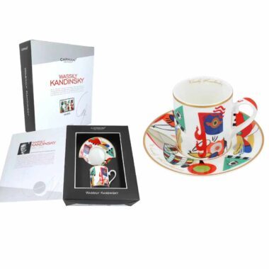 Porcelain cup and saucer set decorated with the artwork Muses by Wassily Kandinsky. Part of the CARMANI art collection, this elegant set highlights the harmony between fine porcelain craftsmanship and the expressive language of abstract art. Ideal for enjoying coffee or tea with artistic flair.