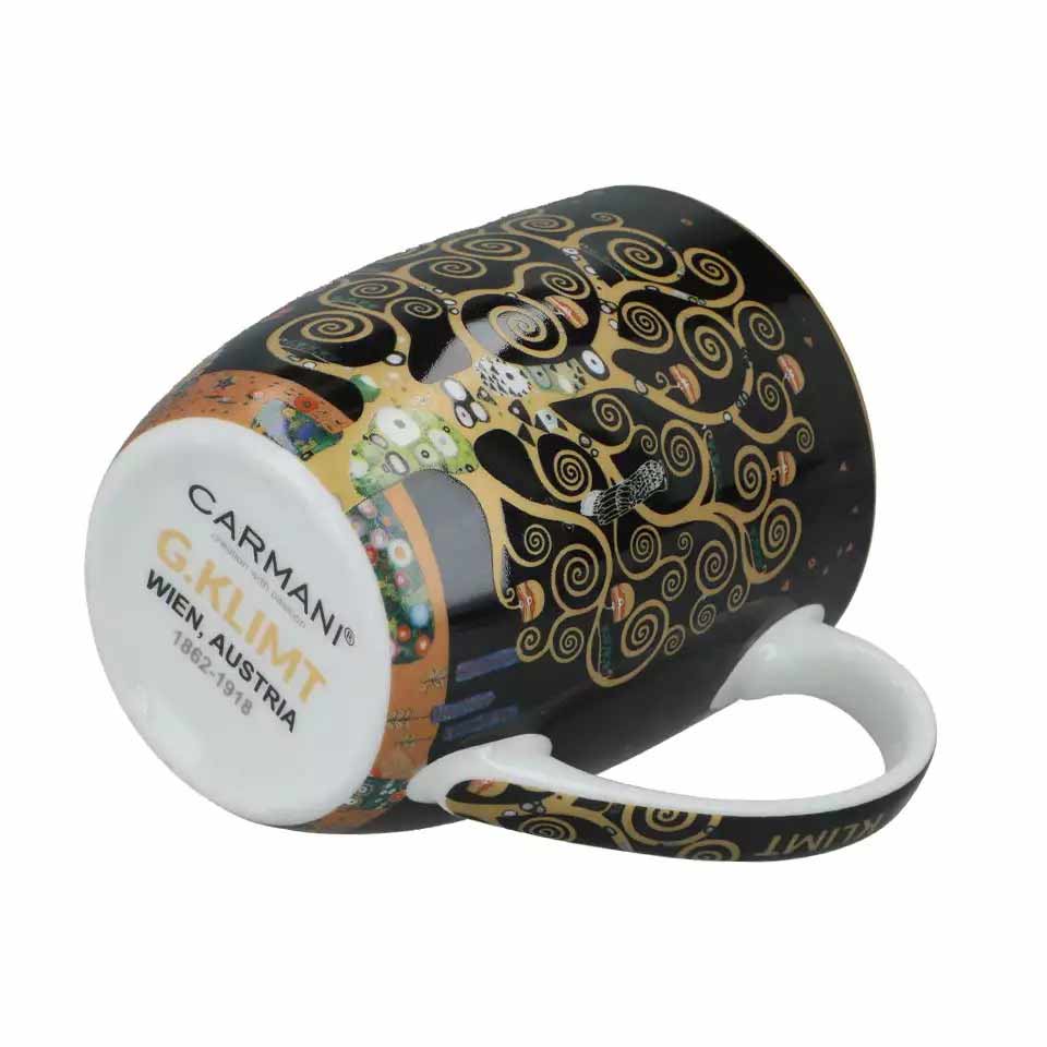 Porcelain Camio mug decorated with Gustav Klimt’s artwork Tree of Life. Part of the CARMANI art collection, this 400 ml mug combines high-quality porcelain with a refined artistic design, making it ideal for enjoying coffee or tea in everyday moments.