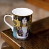 Porcelain Classic New mug decorated with Gustav Klimt’s artwork Judith. Part of the CARMANI art collection, this 360 ml mug combines high-quality porcelain with an elegant artistic design, bringing style and refinement to your daily coffee or tea moments.