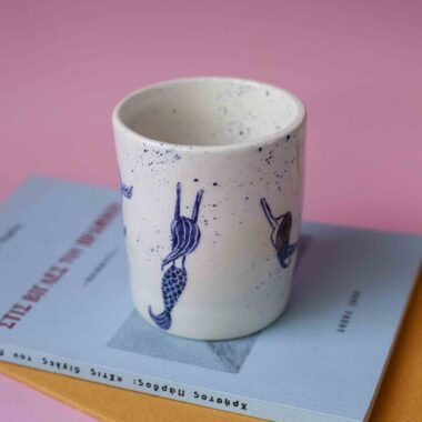 handmade cup with mermaids . χειροποίητο κεραμικό ποτήρι με γοργόνες.
