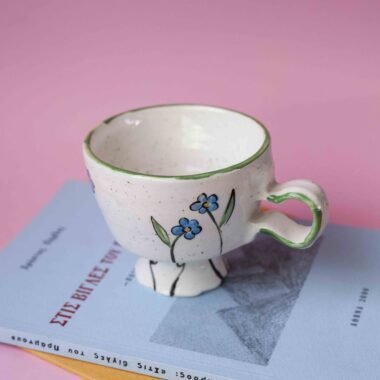 handmade ceramic cup with flowers for espresso. χειροποίητο κεραμικό κουπάκι με λουλούδια για εσπρέσσο.