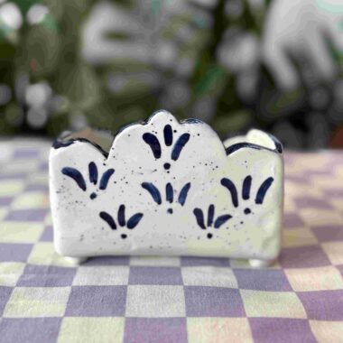 χειροπόιητη κεραμική σφουγγαροθήκη. handmade ceramic sponge holder.