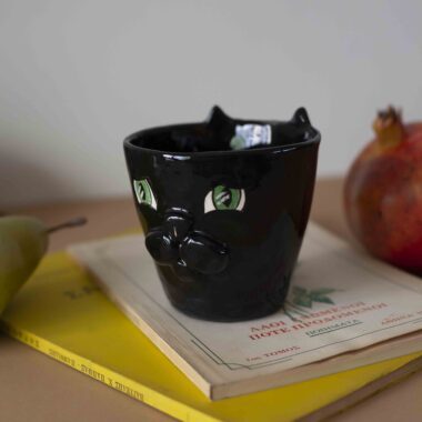 handmade ceramic mug cat with a snout. χειροποίητη κεραμική κούπα γάτα με 3d μουσούδα. suitable for coffee.