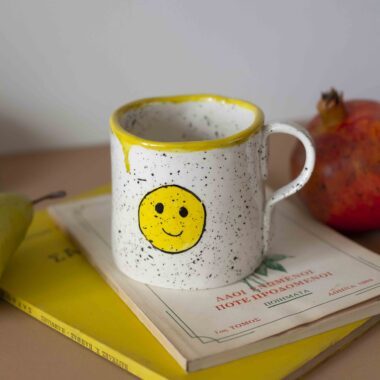 Alternative view of Smile Mug with Yellow and Black Dots - Mugaki