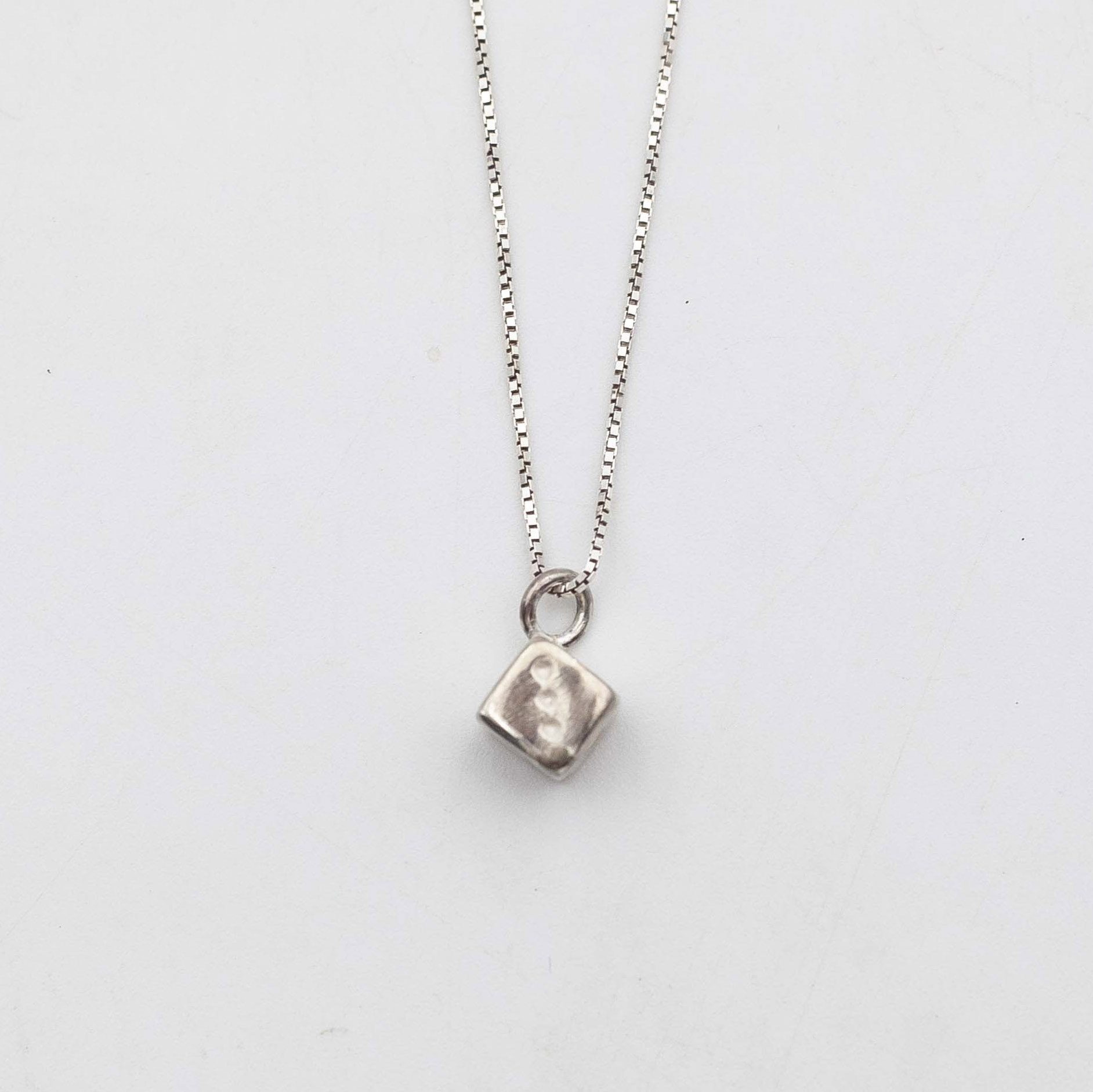 dice necklace sterling silver925, ασημένιο κολιε 925 ζάρι, ζαρι χειροποιητο κολιέ ασημι